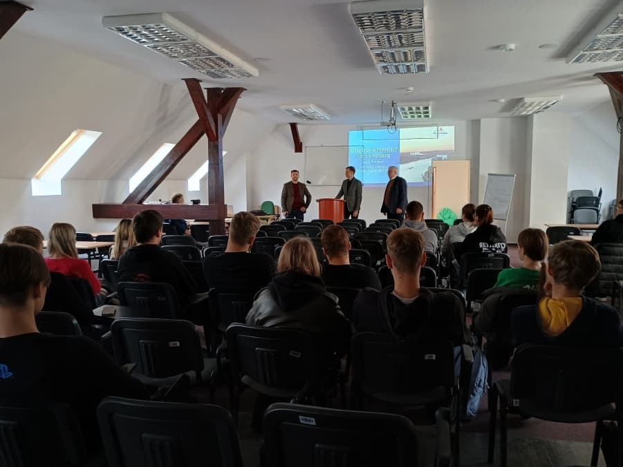 W praktyce o porcie w Hamburgu